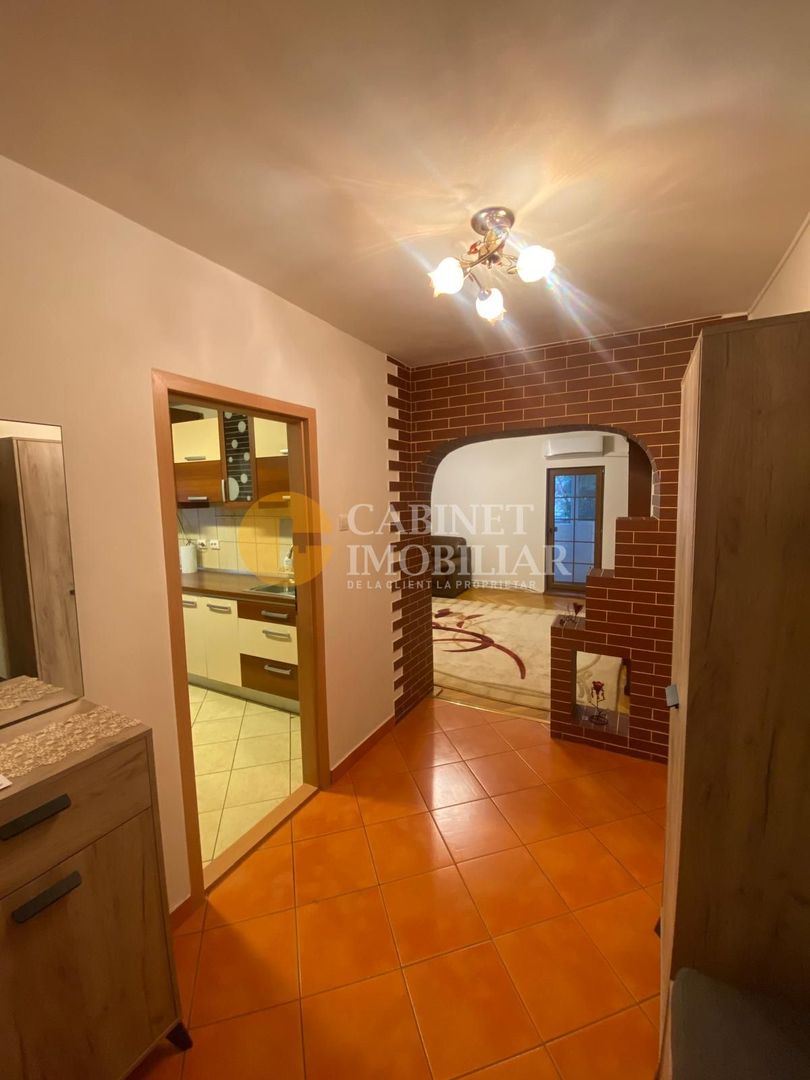 GARĂ - 3 CAMERE DECOMANDAT - ETAJ 1 - Bloc Tip Vilă - Poză 3