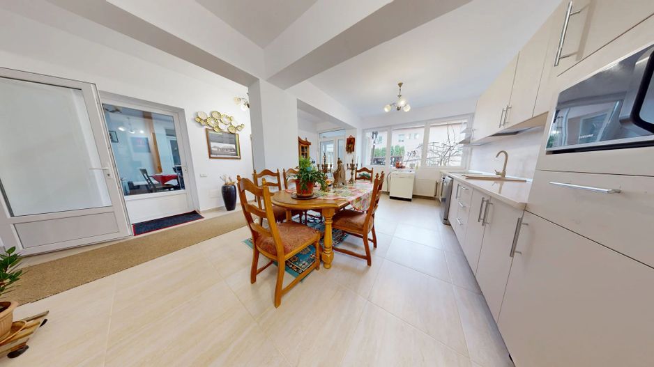 Apartament modern in vila-100mp - Poză 3