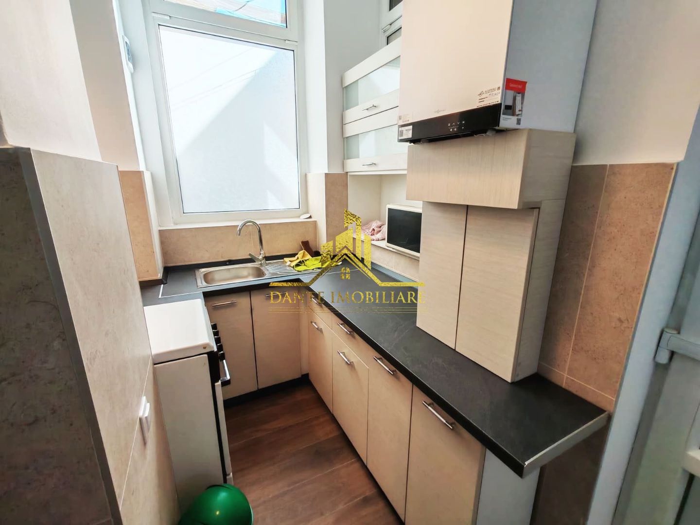 1 camera, spatios, mobilat modern, Central, Pta Avram Iancu, Sora - Poză 4