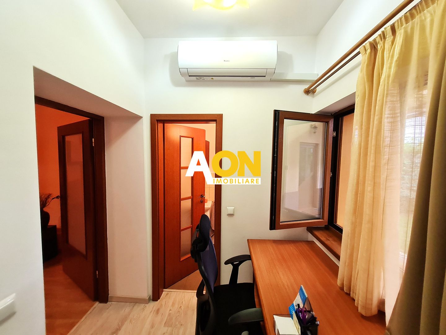 Casa 6 Camere, 160 mp, Teren 410 mp, Zona Centru - Poză 12