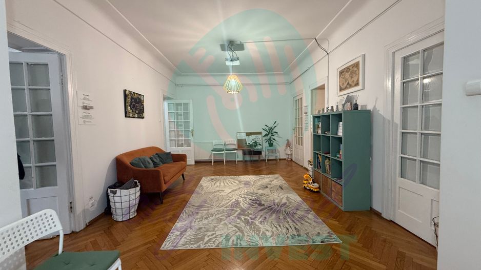 Spatiu, lumina si eleganta intr-un apartment interbelic - Poză 5