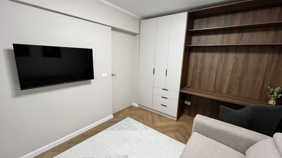 Inchiriere apartament 4 camere vedere parc - Poză 10