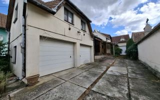Casă cu doua corpuri de cladire de vânzare în Cornățel (an constructie 2003) - Poză 2