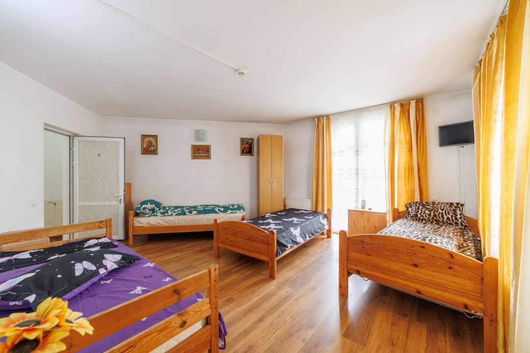 De inchiriat CASA spatioasa si curte proprie Gavana -Alunului - Poză 10