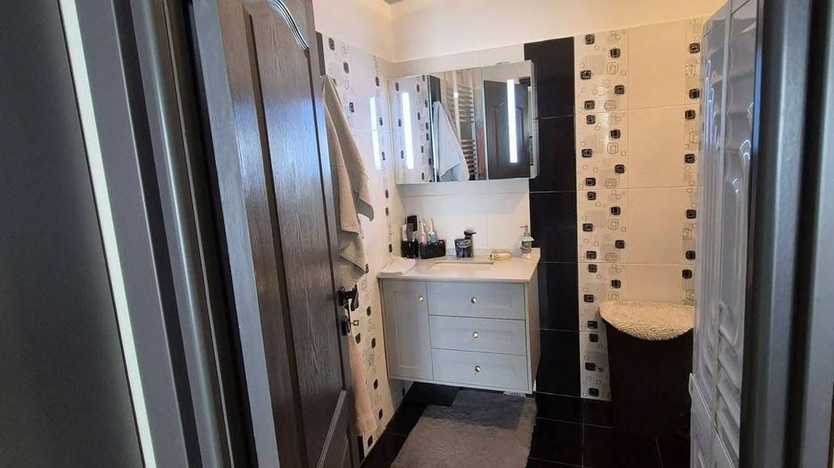 Giroc | 3 Camere | Etaj intermediar | Mobilat si Utilat | Curte comuna inchisa - Poză 9