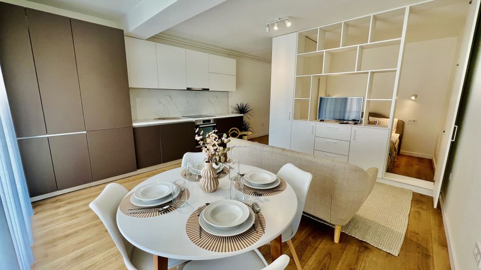 Garsoniera spatioasa LA CHEIE- Incalzire in pard, jaluzele electrice - Poză 1