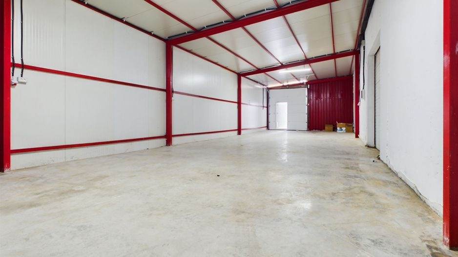 Hală cu suprafața de 120 mp - Poză 1