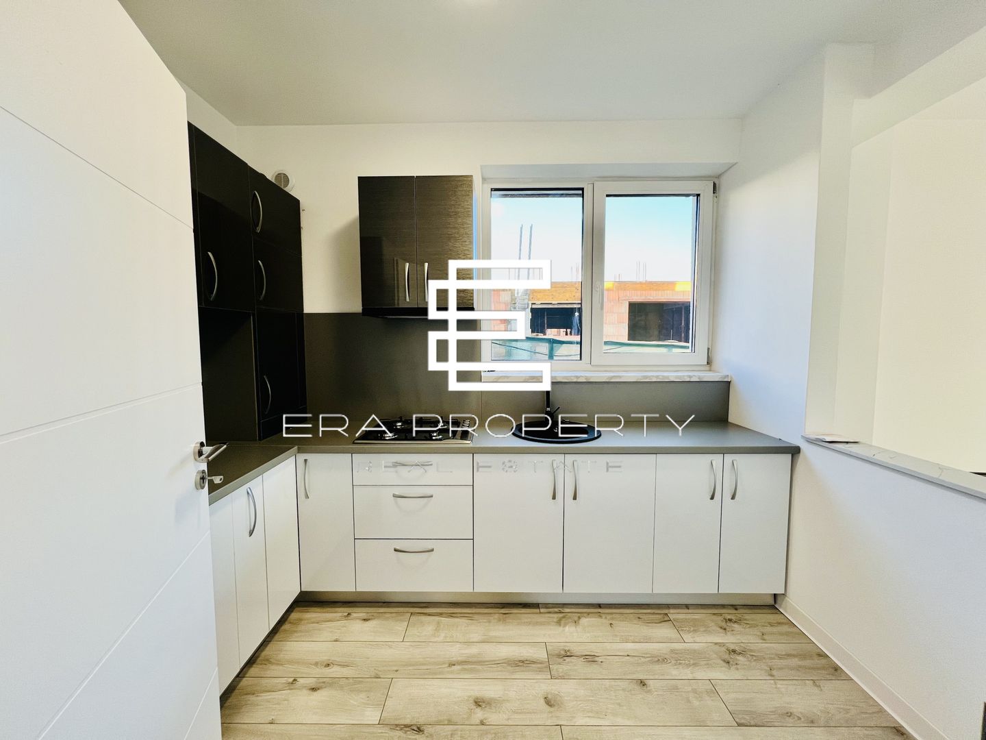 Penthouse 5 camere -131 mp- la cheie- imtabulat-zona Industriala Vest - Poză 6