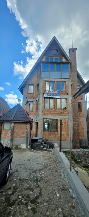 Pensiune de vânzare în Rânca – oportunitate rară lângă pârtia M1 - Poză 3