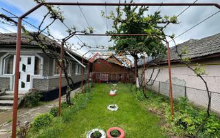 Casa solida 5 camere, teren 736mp, toate utilitatile, CT - Poză 2