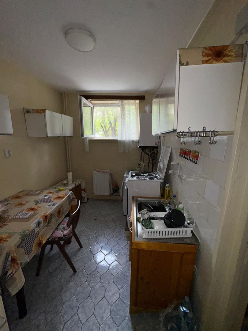 Vand apartament 2 camere,et.1 - Poză 4