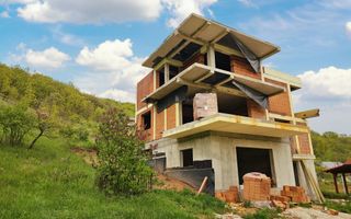Casa la rosu, D+P+1E, 1433 mp teren, Valea Popii - Poză 1