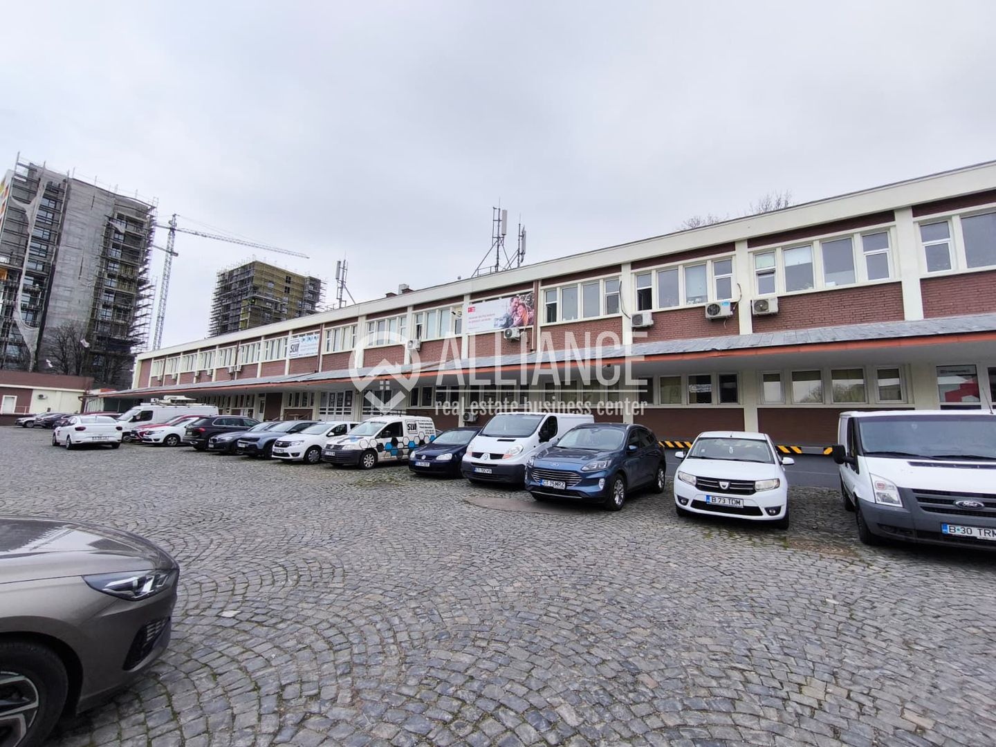 FALEZA NORD cladire multifunctionala 4600 mp cu acces din Bdul Mamaia! - Poză 4