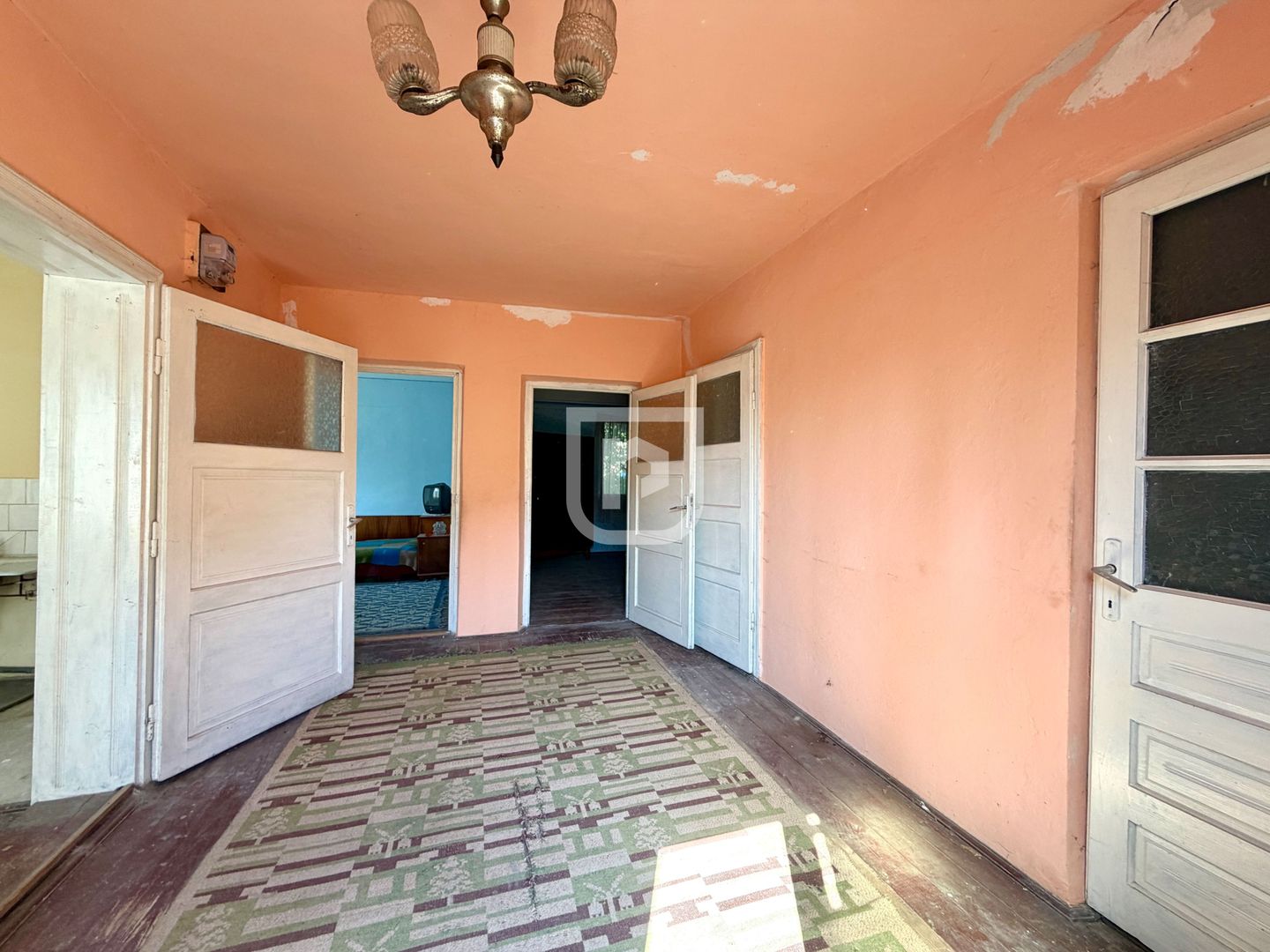 Casa cu 500mp teren, pozitie buna, centrala, utilitati - Poză 4