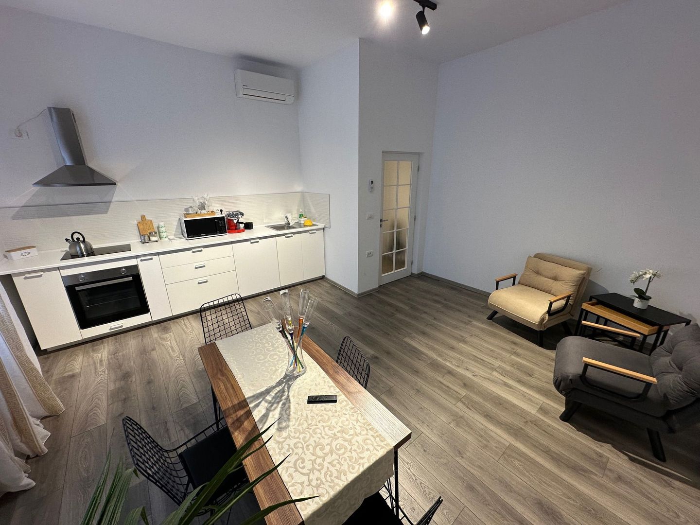 Casa Lipovei transformata in SAD - Poză 22