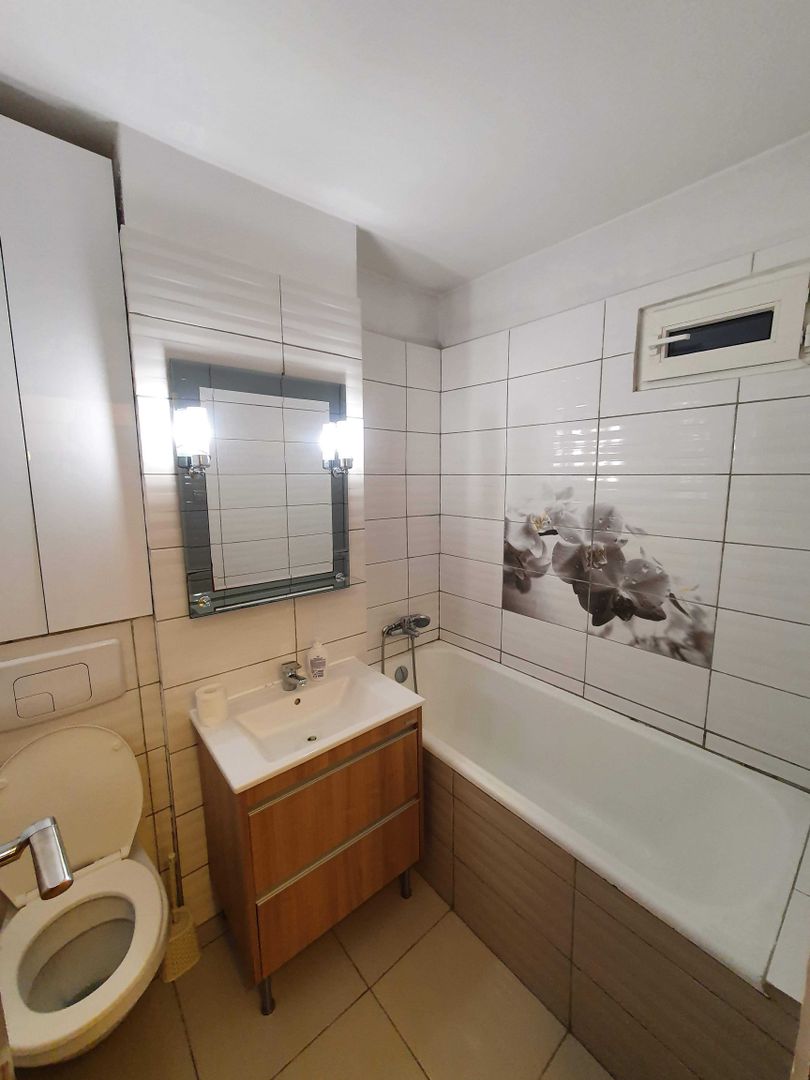 Vanzare Apartament 3 camere , 68 mp, renovat, vedere spate, Bd. Timișoara - Poză 6