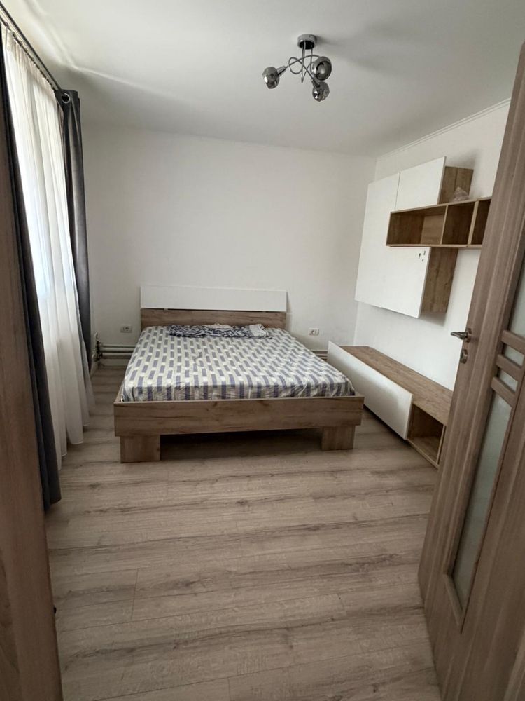 Închiriez casă individuală spațioasă 5 camere ( 200mp ) compusă din 2 apartamente cu intrare separată - Poză 5