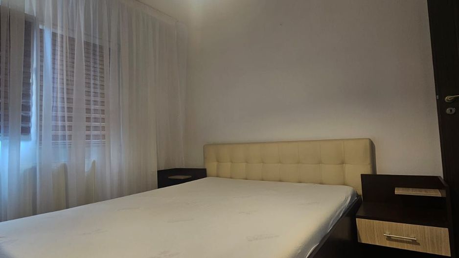 Apartament 3 camere, decomandat- 1 Mai, Sara - Poză 8