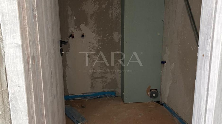 Apartament tip penthouse in Floresti - Poză 6