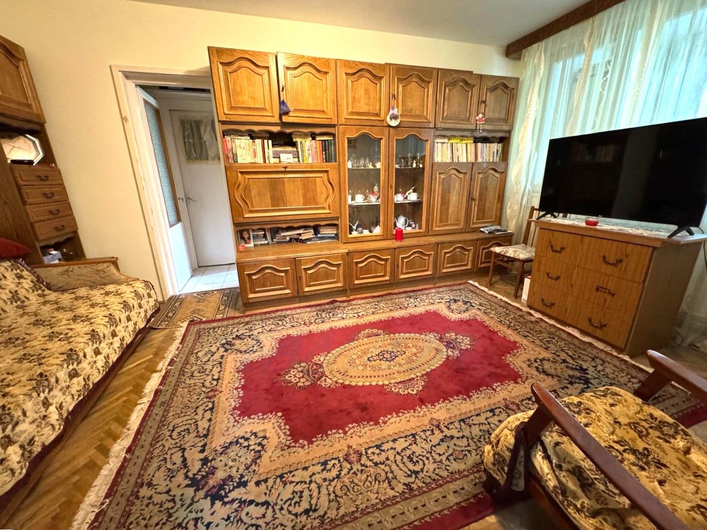 Apartament 2 camere, etaj 3, în inima cartierului Tiglina 2 - Poză 1
