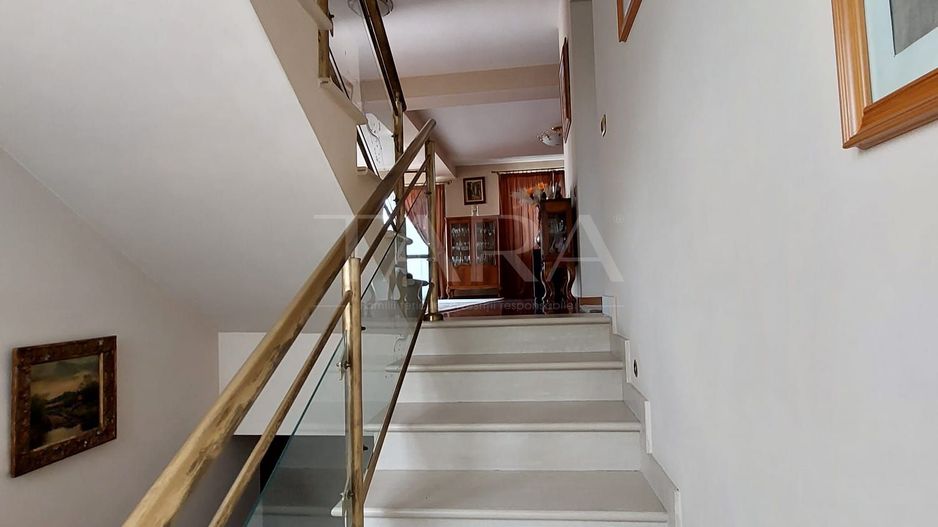 Casă cu 5 camere. de vânzare in Floresti, zona Parcului Poligon. - Poză 16