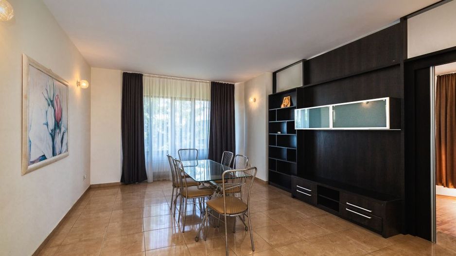 Apartament în vilă - Acces independent - Investiție & business - Nicolae Dobrin - Poză 4