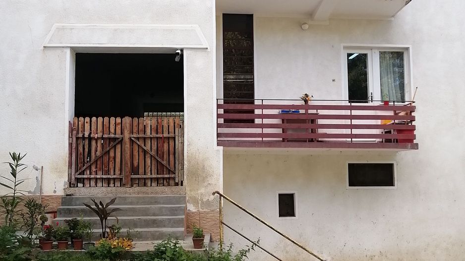 Casa in zona Sirul Livezii - Roata Norocului - Poză 1