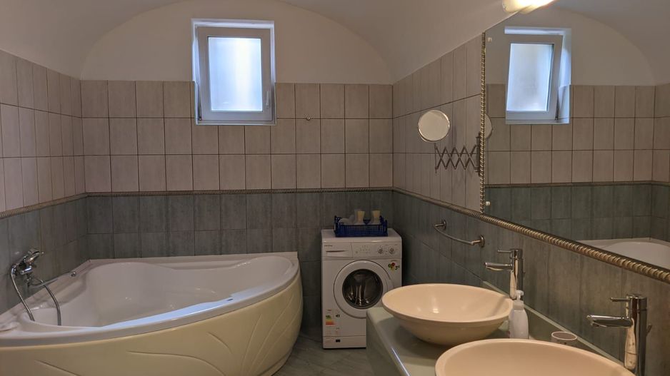 Apartament la vila, 170mp, Gruia, Zona Stadion - Poză 8