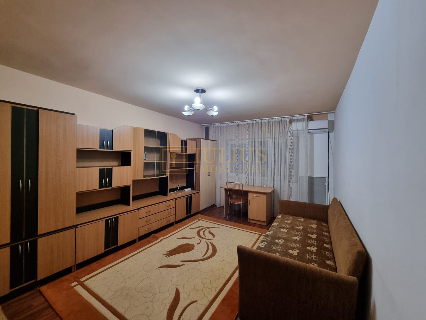 centrală proprie, aer conditionat, zonă liniștită, apartament spațios - Poză 1