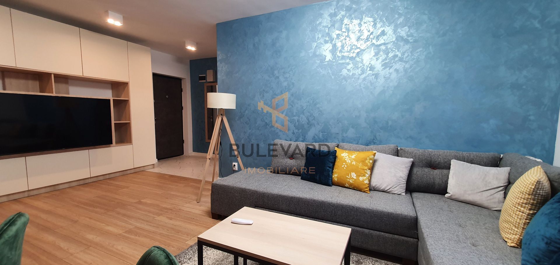 Cpmision 0! Apartament cu 2 camere, parcare, zona strazii Eroilor! - Poză 2