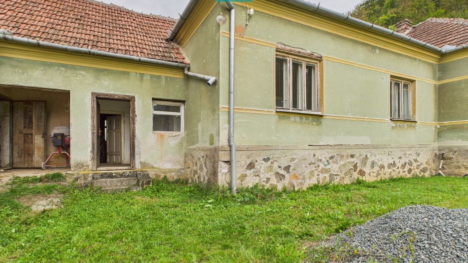 Casă cu teren generos Vărădia de Mureș - Stejar - Poză 11