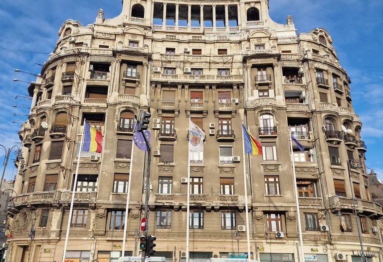 Apartament 2 camere Calea Victoriei, 60 mp, centrală proprie, 5 balcoane - Poză 13