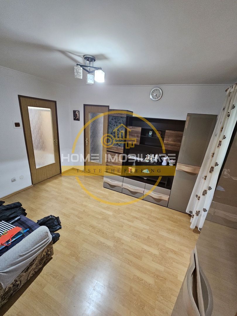 Apartament cu 3 camere/ 53mp/ zona Podu Ros - Poză 1