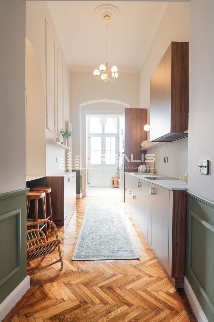 VÂNDUT!!! Apartament splendid in centrul Aradului - Poză 6