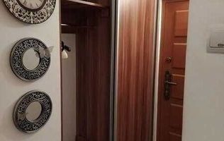 Apartament  2 camere - decomandat -  zona Progresu - loc de parcare