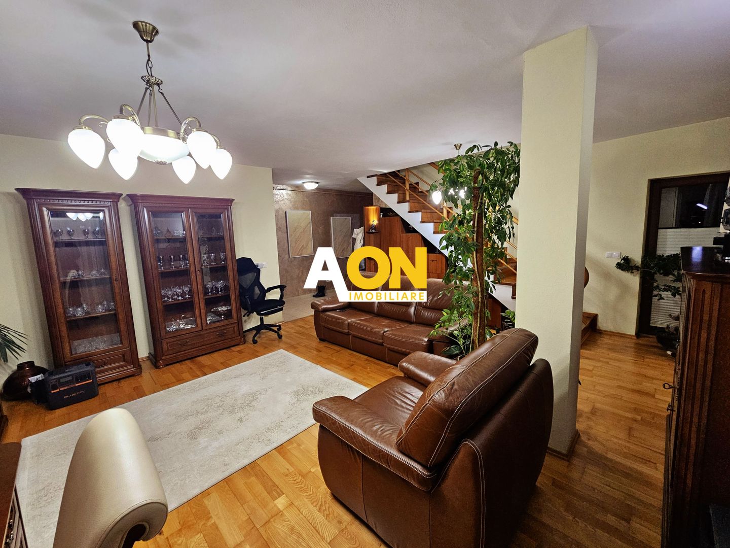 Apartament 3 Camere Zona Cetate, cu Scara Interioara - Poză 1