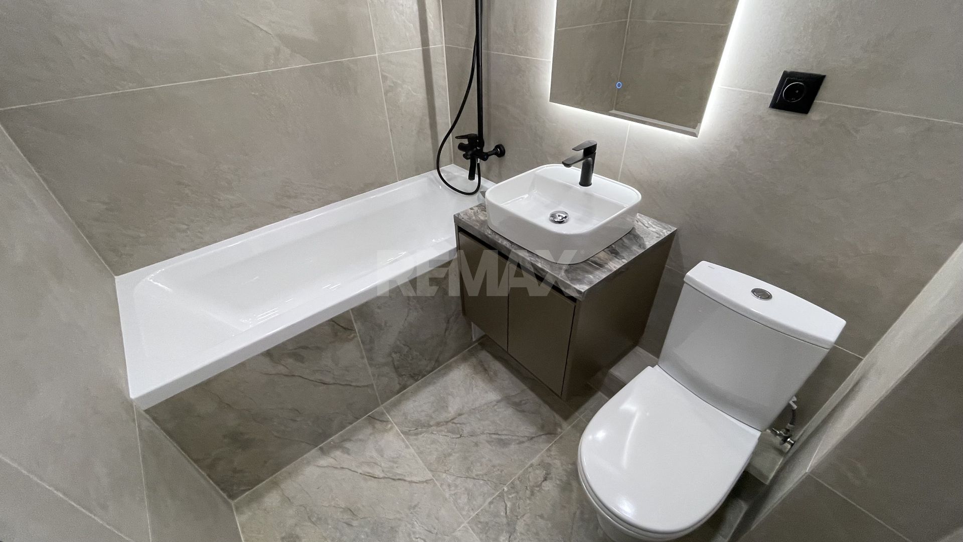 Apartament cu 2 camere plus living, sector Botanica - Poză 7