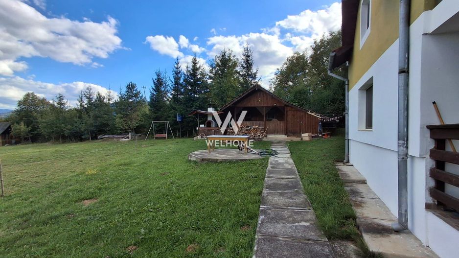 Casa de vanzare cu teren generos in Tocile, Sibiu - Poză 14