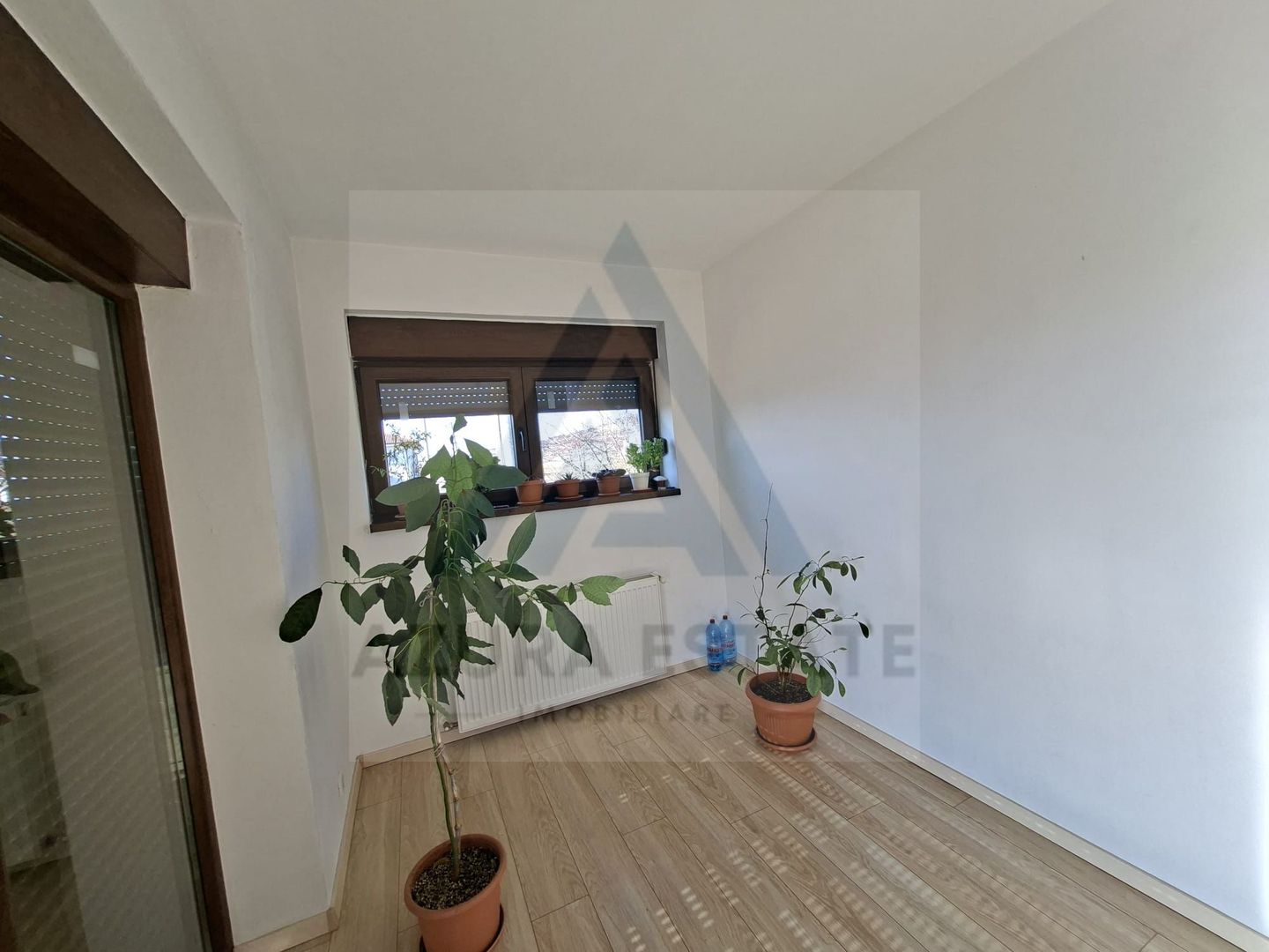 Casa intabulata 5 camere 2 bai si curte generoasa in Bavaria Park - Poză 3