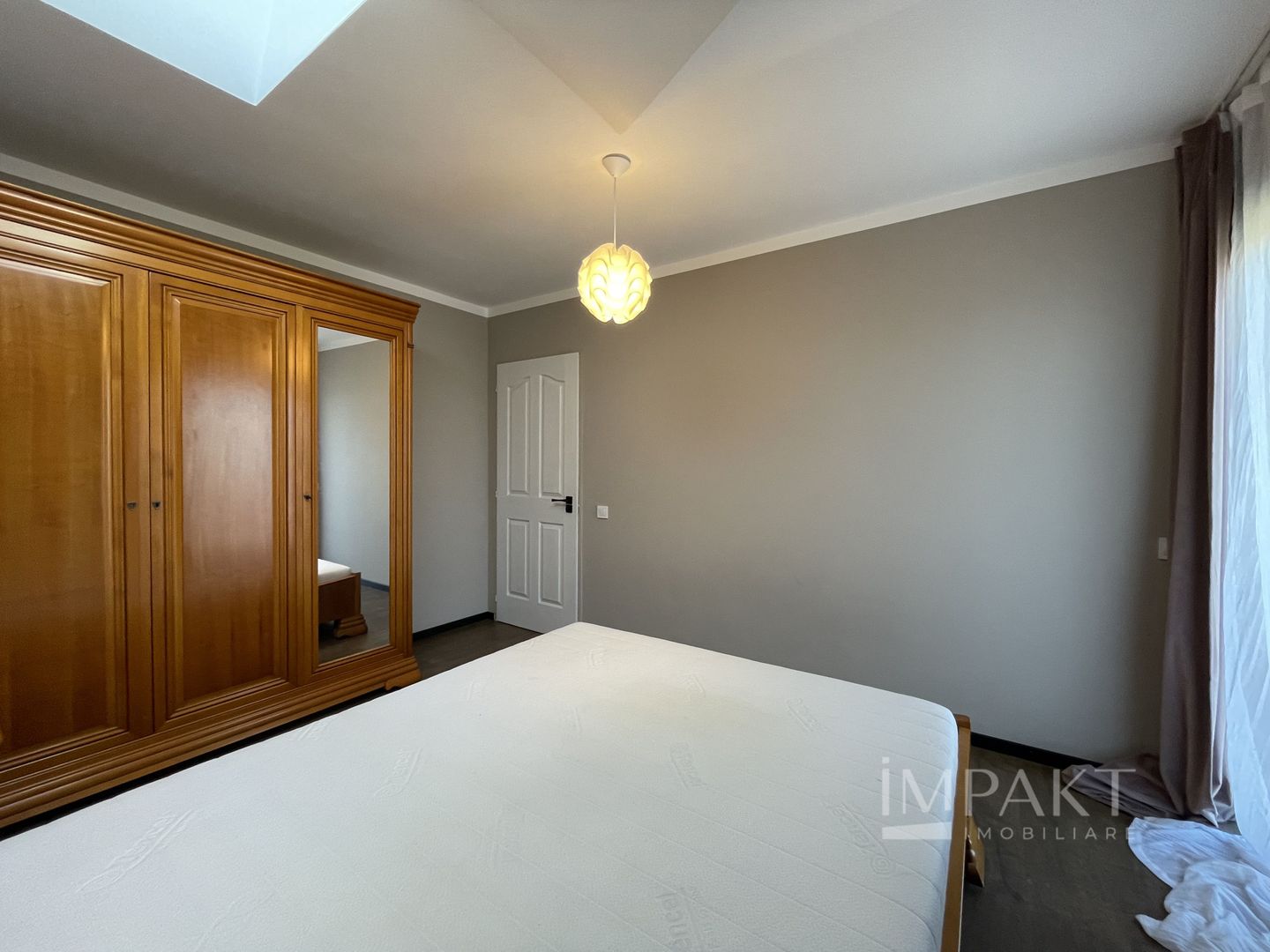 Apartament de închiriat cu 3 camere și parcare exterioară! - Poză 10