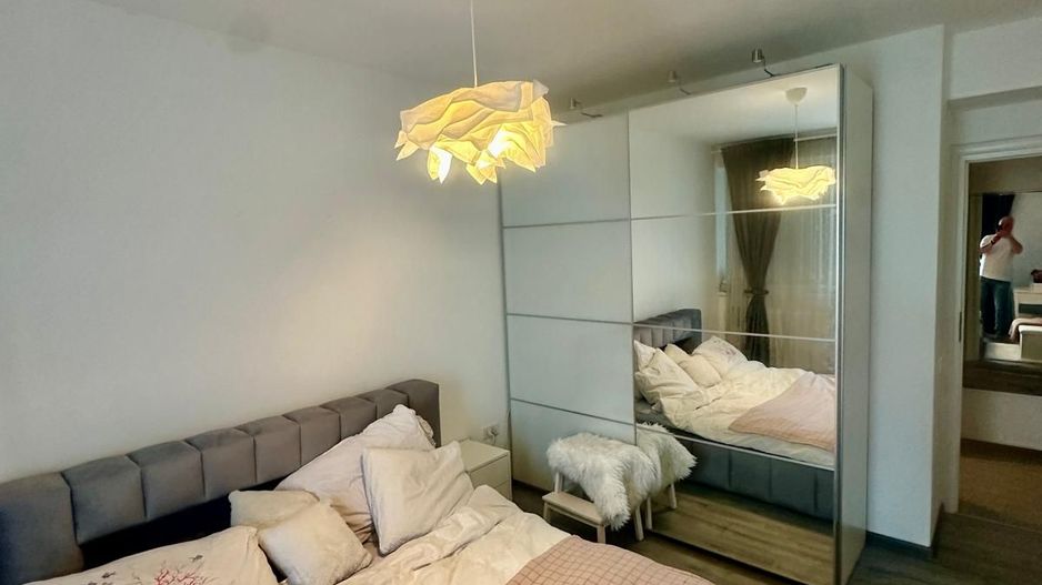 Apartament 2 camere,suprafata generoasa,mobilat si utilat,loc de parcare subtera - Poză 12