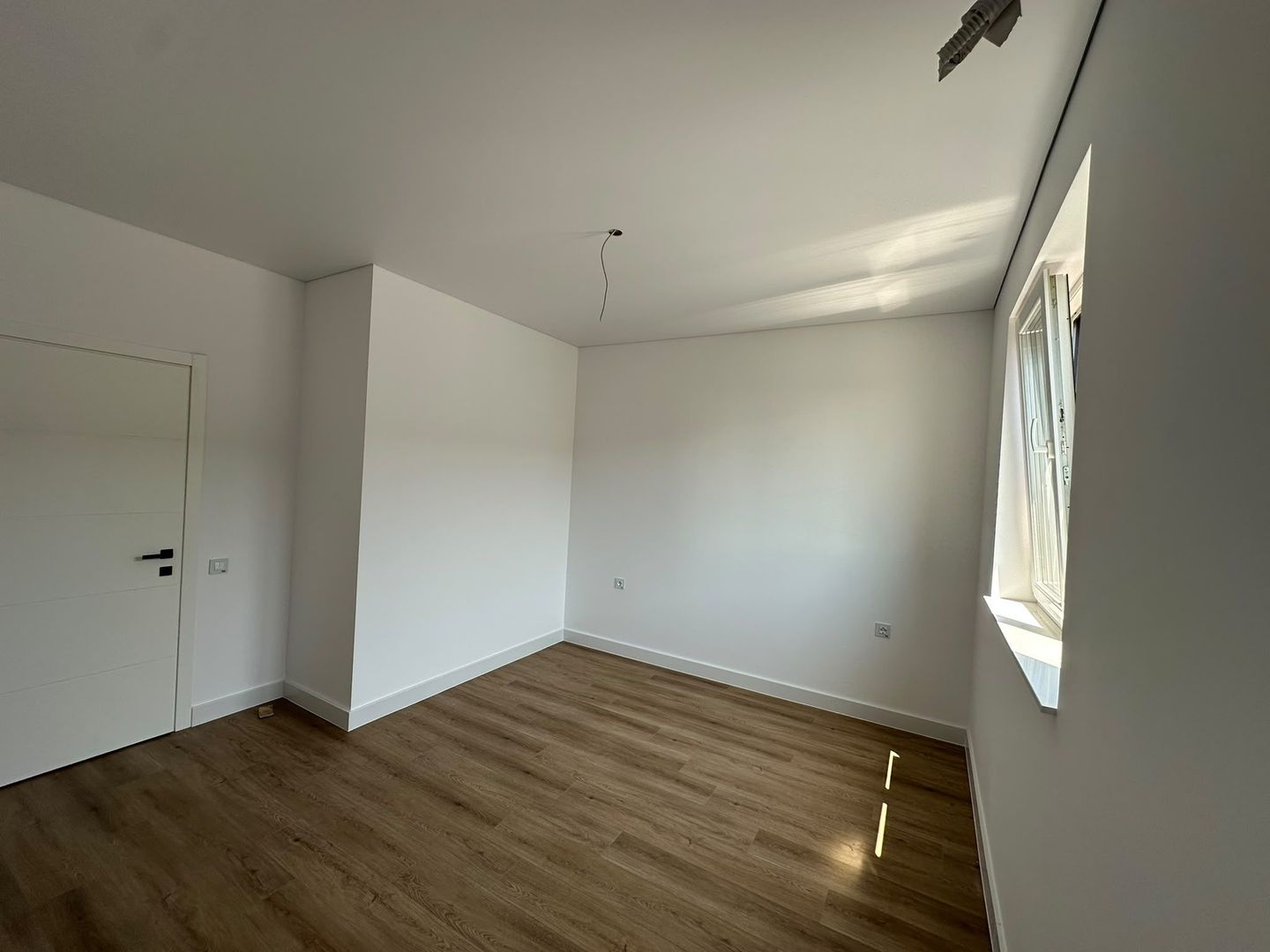 Vânzare Ap.2 Camere Pipera-Tunari - Poză 3
