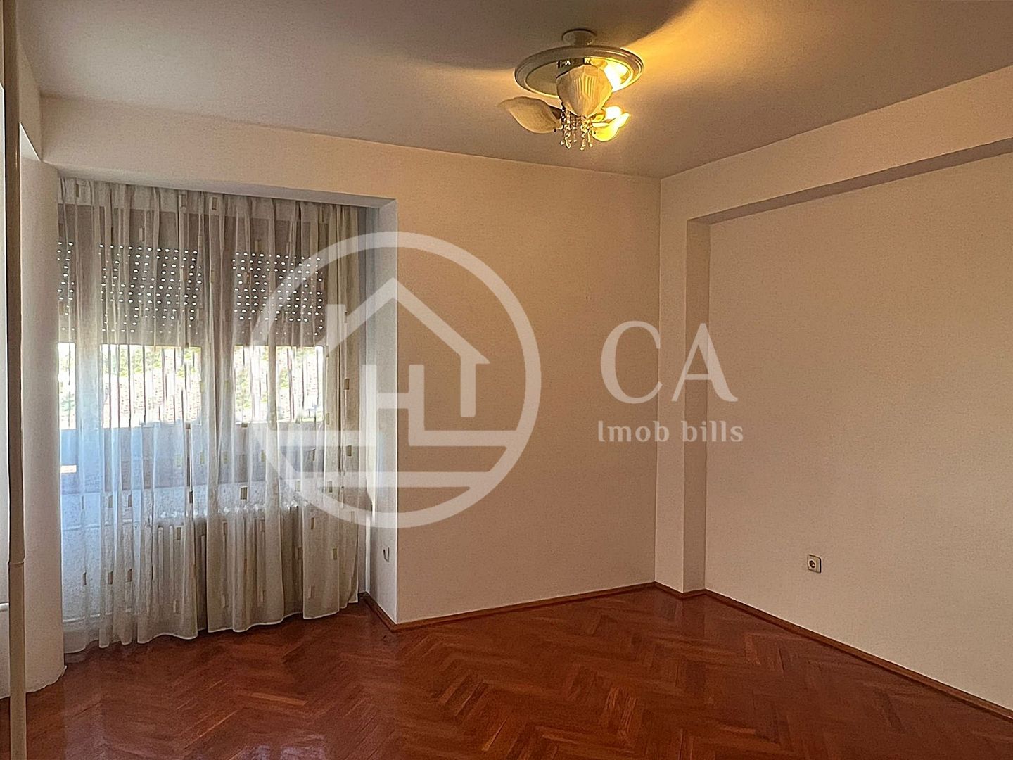 Apartament cu 4 camere de vanzare Ultracentral Oradea - Poză 6
