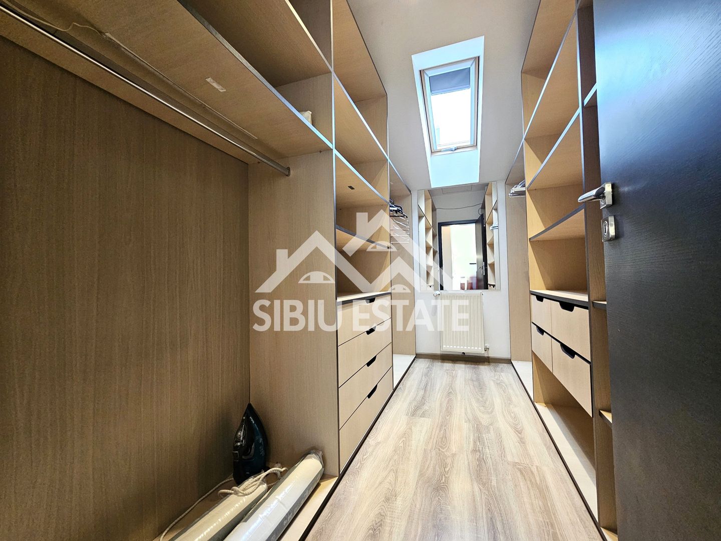 Casa individuala garaj pivnita curte mare - Poză 17