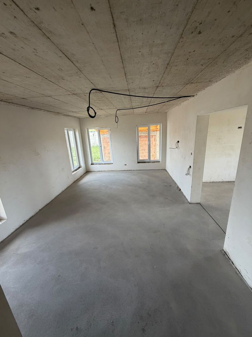 🏡 CASĂ DE VÂNZARE - Poză 13