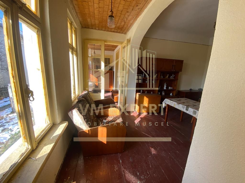 CASA 3 CAMERE, TEREN 300 MP, CENTRU, CAMPULUNG - Poză 4