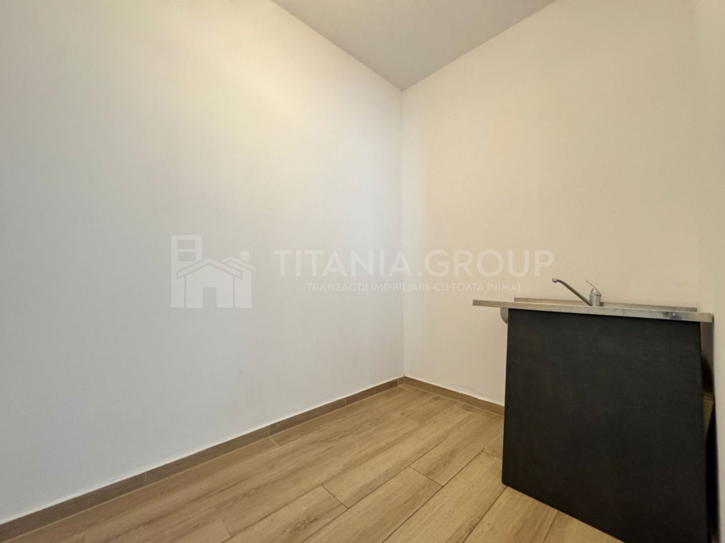 Spațiu comercial Kasper Coresi 100 mp, terasă 35mp - Poză 6