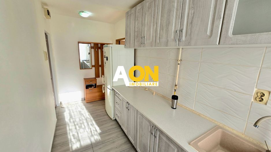 Apartament cu 3 Camere, Etaj Intermediar, Zona Bld. Transilvaniei - Poză 2