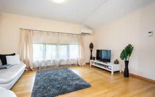 Vilă premium 11 camere | Dămăroaia | saună | fitness | teren 1.000mp - Poză 14
