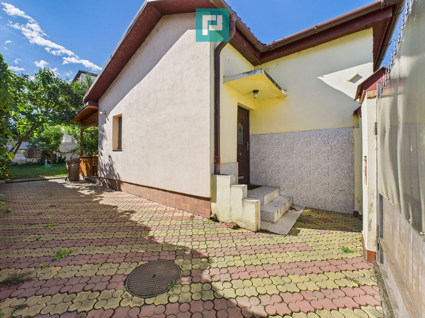 Casa de cărămidă cu 3 camere zona Uta - Poză 9